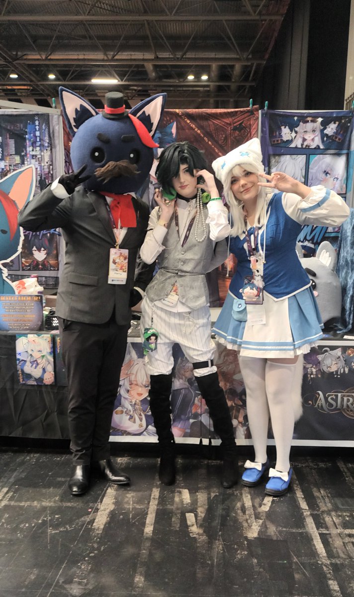 yami_zerpent's tweet photo. I met merry and lumi !! 🥹🩵
#Merryweather #VeXpo2026 https://t.co/RG82bZUSya