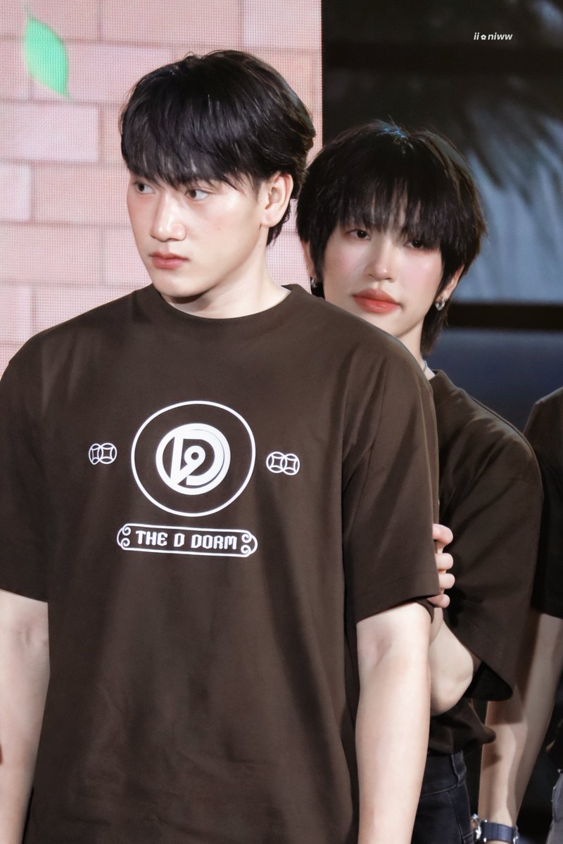 ii_niww's tweet photo. 🦖 : น้องปังคะ อย่าบังแฟนพี่

แล้วน้องปังตัวใหญ่มาก บังเต้มิดเลยแบบไม่เห็นว่ายืนอยู่ตรงนั้น55555555555555555

✿  —   ( #LatteKim #pungphirunwat  ) https://t.co/l7EsWxCoWY