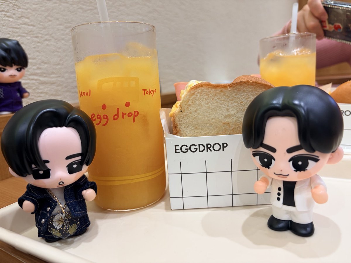 mee_0216's tweet photo. アフヌンに行ったあとに、
EGGDROPさんへ。
しょっぴーが食べていたアメリカンハムチーズにしたよ〜
アクスタ出すの忘れちゃった!
#EGGDROP
#SnowMan https://t.co/rI9dRfePpy