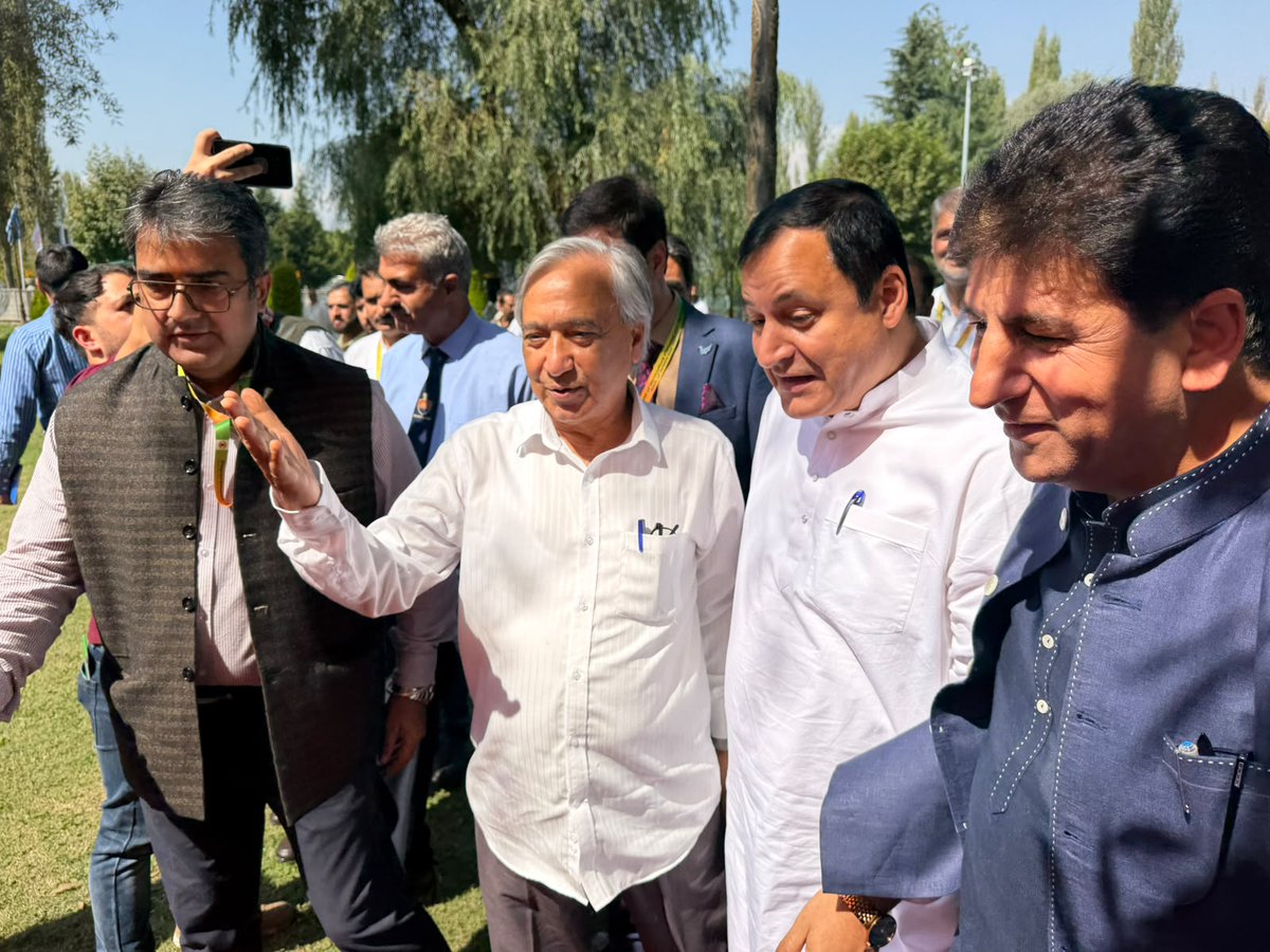 HortiKashmir's tweet photo. Buyer-Seller Meet Cum Awareness Programme  at SKICC https://t.co/1LARUOiHAl
