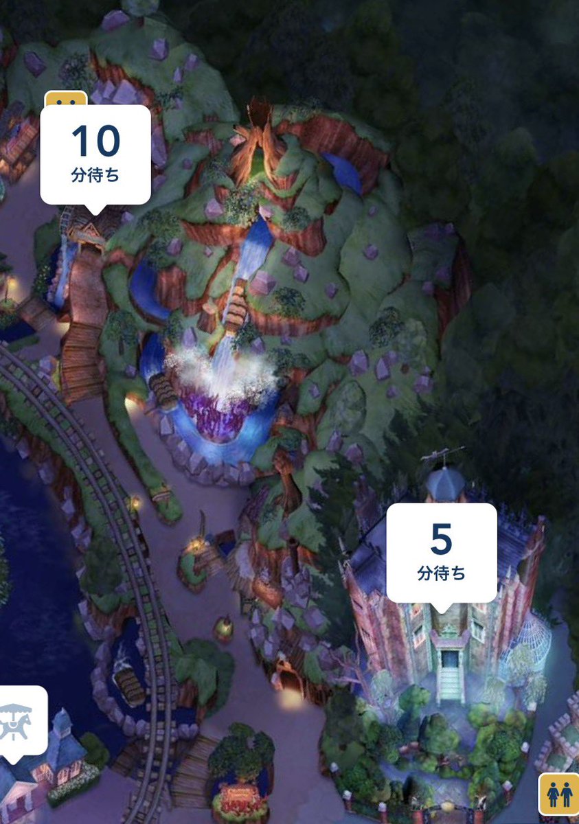 Triple_Disney's tweet photo. 閉園1時間半前にも関わらず、今ランドで1番混んでるのがモンインで20分。
台風効果は絶大。そりゃこんな雨なら夕方までに帰っちゃうよね。 https://t.co/AogtYycKcQ