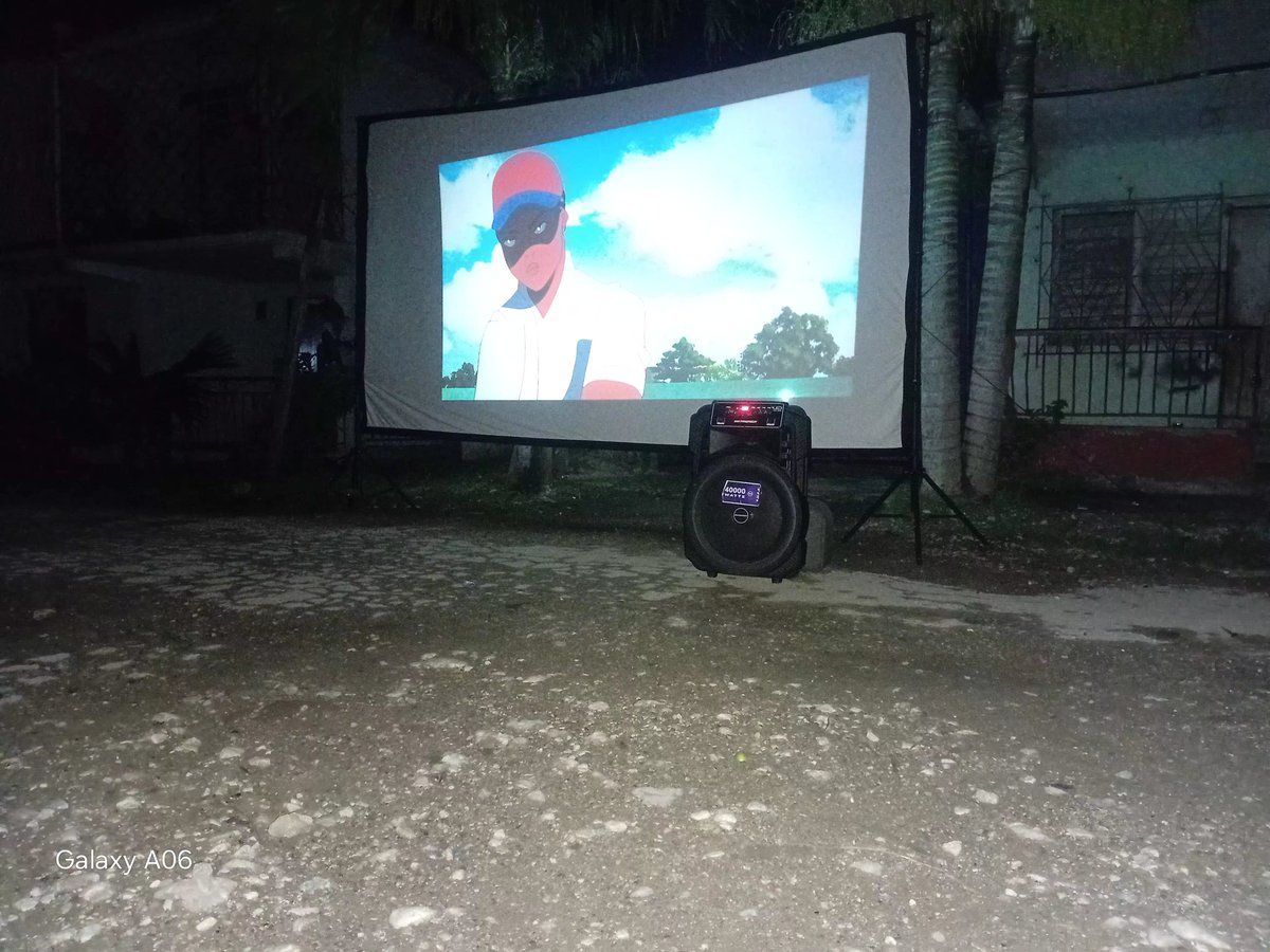 Ivanmegafa's tweet photo. Nuestro cine movil llega a la calle de Solnentre Paseo y el 1 norte paea el disfrute de toda la familia.
#vamosalcine
#cinemovil
#cineguantanamo https://t.co/tFyBi58sP2