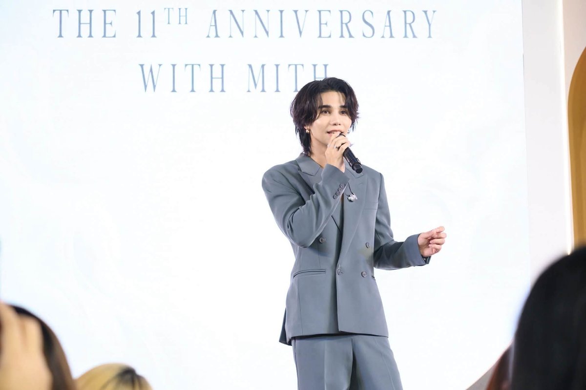 pangmak2026's tweet photo. ปังมาก!
🔥เจฟ ซาเตอร์ นำทีม MITH ฉลอง 11 ปี เปิดตัวน้ำหอมใหม่ POLITE ในงาน “The 11th Anniversary with MITH”

https://t.co/KQN7awmCMj…

#MITHxJeffSatur
#JeffSatur
#The11thAnniversarywithMITH 
#MITH #MITHBANGKOK https://t.co/bG6F462oAC