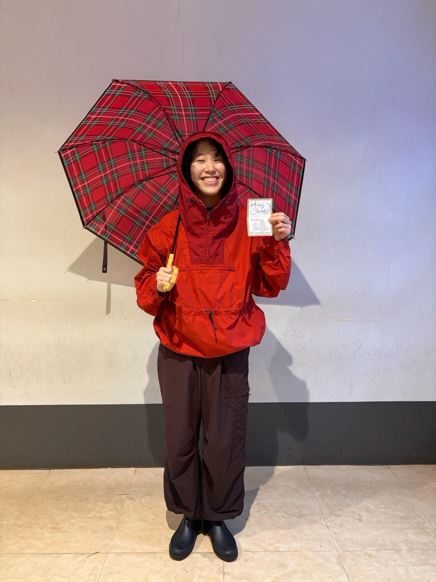 kyon_lalala's tweet photo. コントル
豪雨強風濡れ靴下の中、
ご来場ありがとうございました！

28になった！！！！！！
台風を呼ぶヲンナ！！！！！！
(このジャンパー竹田百花がプレゼントしてくれた) https://t.co/JfkrB6u4gh