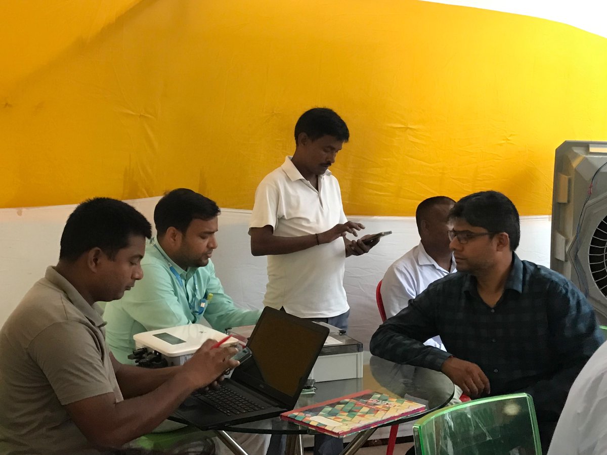 EeeUrban's tweet photo. आज दिनांक 21 .9.2026 को सेवा सेतु के तहत प्रधानमंत्री सूर्य घर मुफ्त बिजली योजना के क्रियान्वयन एवं बढ़ावा देने हेतु चंदौती  अवस्थित ब्लॉक कैंपस में लगे कैंप में। https://t.co/qUjbHwo7hp