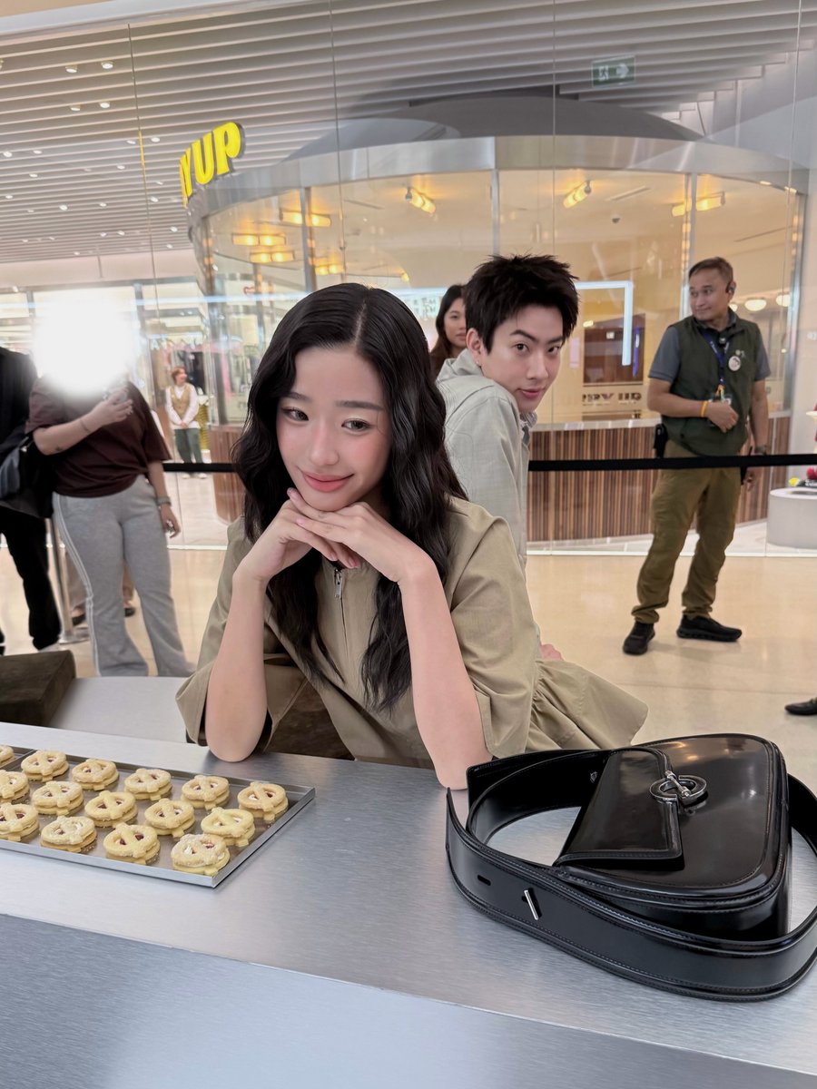 SKY_OFFYOU's tweet photo. พี่พลุของขวัญ พี่ออฟน้องตู
OFF X SAMSOE SAMSOE
#SamsoeSamsoexOffJumpol
#SamsoeSamsoe
#ออฟจุมพล #OffJumpol
@off_tumcial https://t.co/50e2VaoBLQ