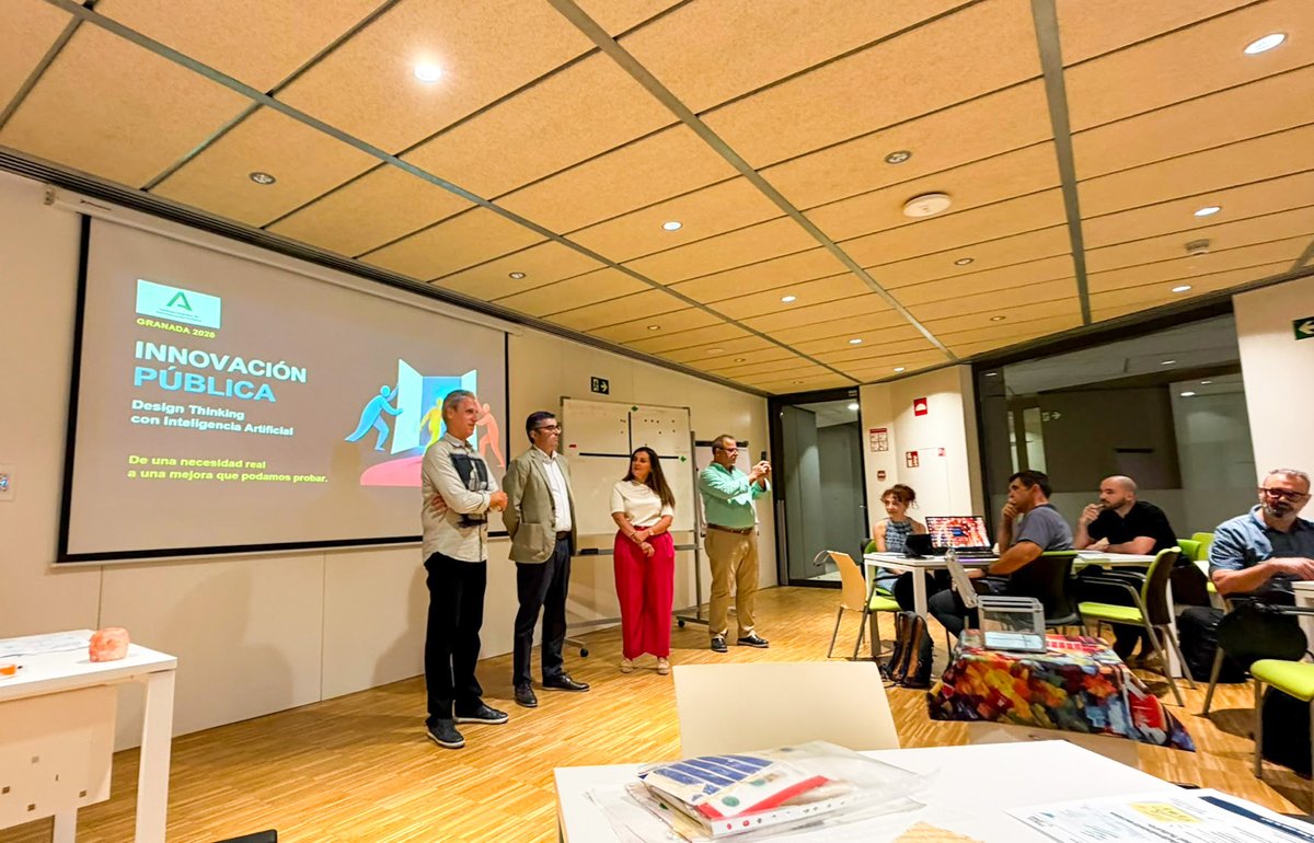 IAAPJunta's tweet photo. 📍 Granada acoge el curso Innovación Pública: Design Thinking con IA.
💡 Formación práctica para incorporar metodologías y herramientas de IA a la mejora de los servicios públicos.
🤝 El delegado territorial de @IAJuntaAND, Javier Martín, ha acompañado el inicio @JuntaGranada https://t.co/KYk4o5szGq