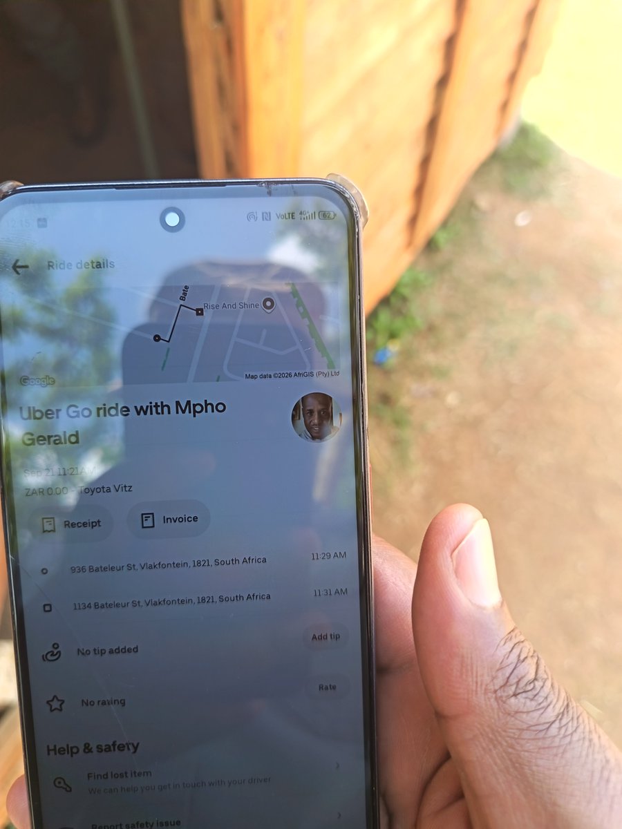 Sgidimakeke's tweet photo. I must express my profound dissatisfaction regarding one of your drivers, Mpho Gerald, who operates a white Toyota Vitz vehicle. This individual appropriated my food order and subsequently cancelled the trip without authorization.
@Uber https://t.co/OJzPKfKt8z