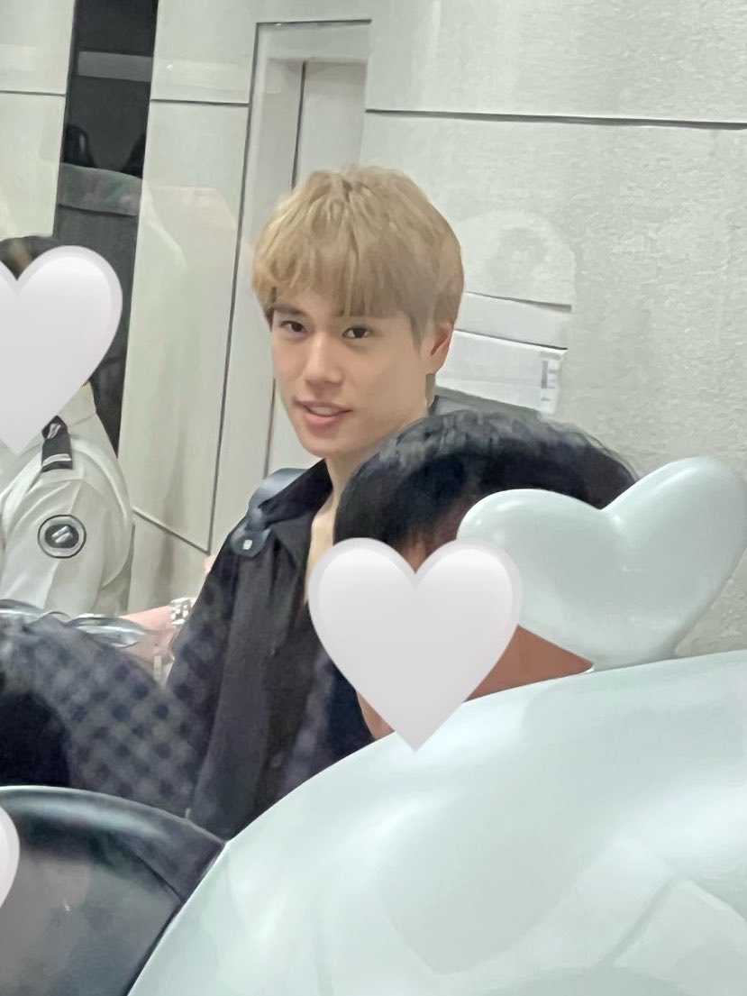 rkiyathnn's tweet photo. Jasper latihan?
Phu di gemmhouse? 

🤔 https://t.co/Vdwvi5Pzbt