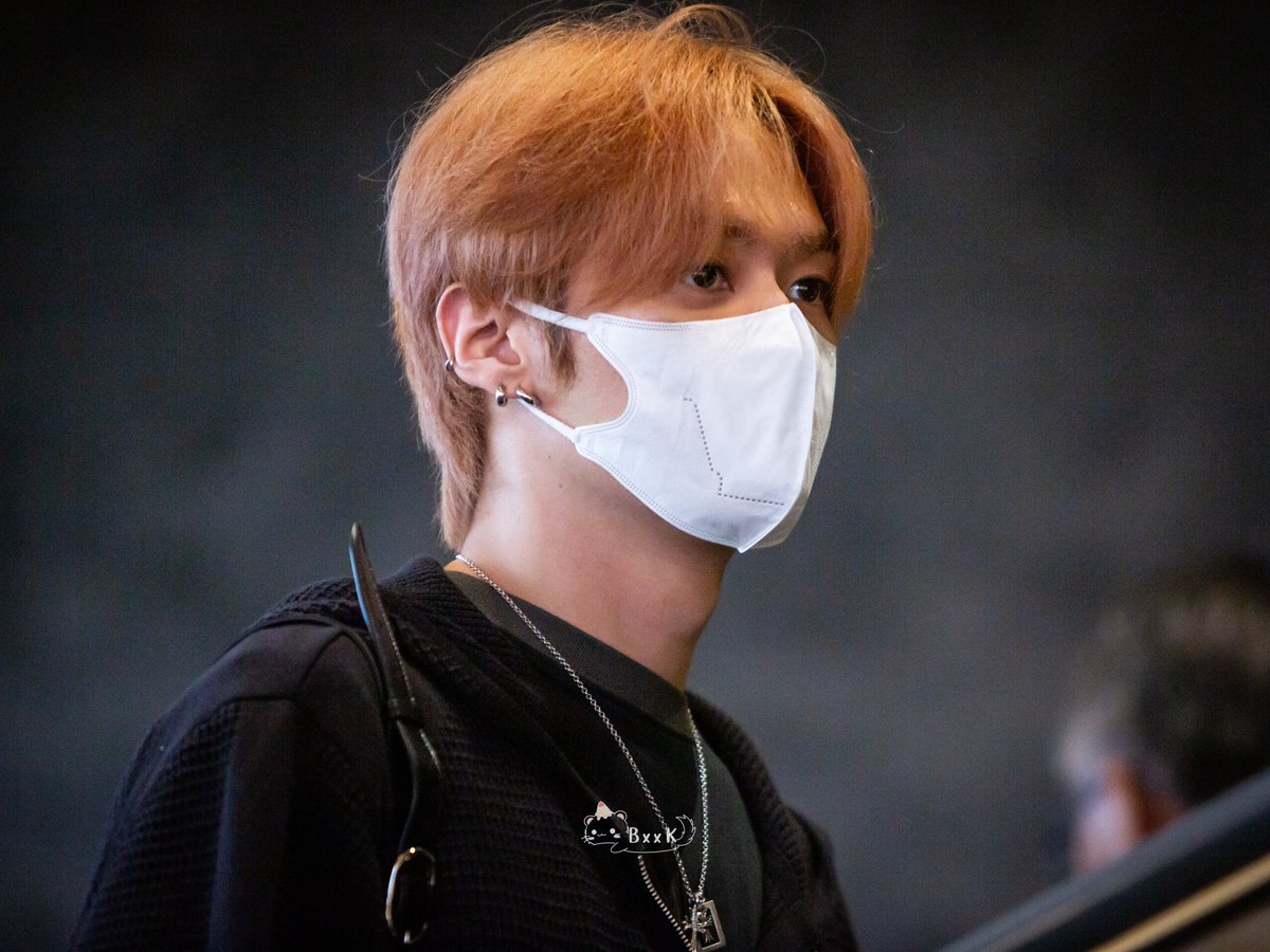NoPanicTime's tweet photo. He is so handsome ❤️ #LeeKnow #리노 https://t.co/Z8ZjhFTcti