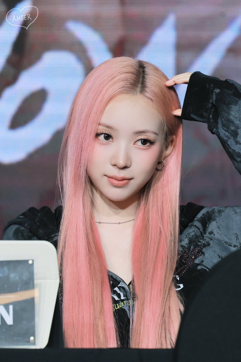 Nocturne_narin's tweet photo. 260921

#NARIN #나린 #MEOVV #미야오 https://t.co/sgmGVk9yFC