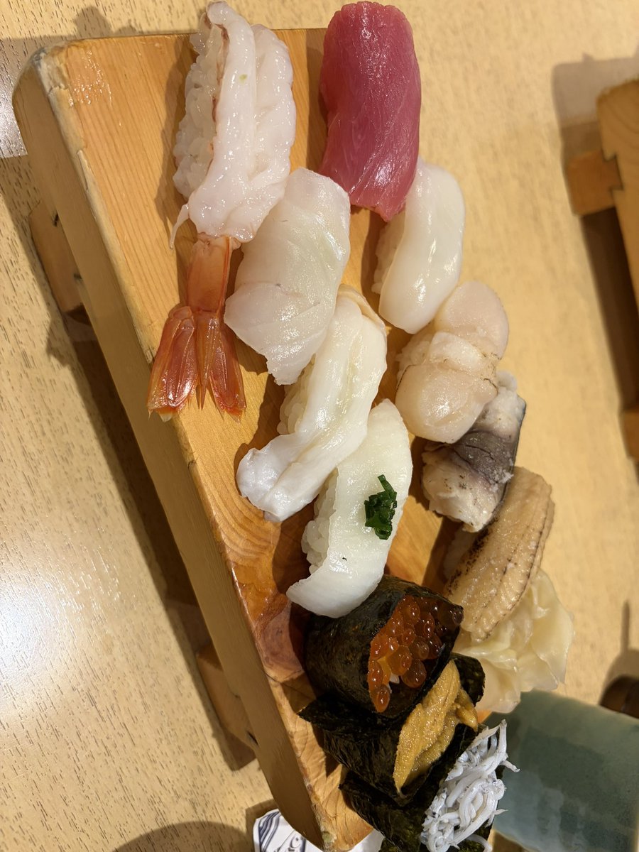 dora_8810's tweet photo. うますぎい🍣 https://t.co/vhG45NABiq