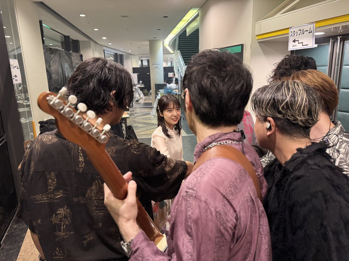 mone_tohoent's tweet photo. 2026.10/3,4 →→→Mone Kamishiraishi 10th Live《bouquet》for HOME
誠に有難うございましたー！！！

(…スタレビさんとのお写真や、その他プロ撮影の写真は萌音やバンドミンナーの投稿をお待ちください♡)

#上白石萌音105
#ライブーケ https://t.co/AhkE3kmOGK