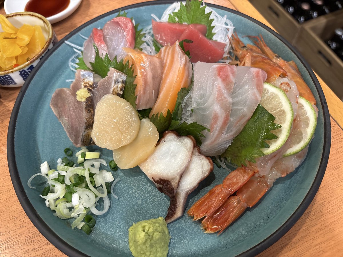 Doc_Brown2015's tweet photo. 「とおるちゃん」という居酒屋で

〜𝙏𝙊𝙆𝙔𝙊 𝙎𝘼𝙆𝙀𝙆𝘼𝙎𝙐 𝙉𝙄𝙂𝙃𝙏〜 https://t.co/bsnwST0iWC