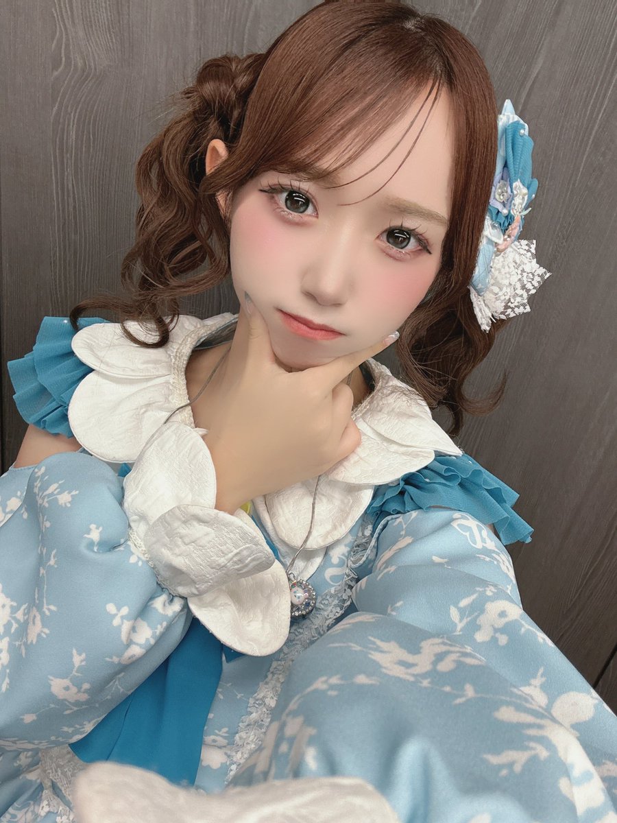 yui_ss0109's tweet photo. お花見会ありがとうございました🌸✨️

テーマは『どんなに大きなステージに経つようになっても君のそばに居るよ』を込めた全曲披露順セトリ!!

そして、昔よくやっていた髪型にしました♪地毛&amp;きってないよ😎

君の笑顔をこれからも見ていたい☺️
┈┈┈┈┈┈┈┈┈┈
ツアー&amp;日本武道館チケット⬇️ https://t.co/amGp918SAb