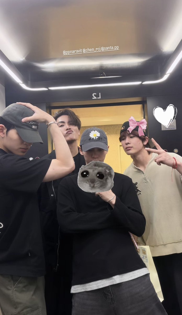 doublepjourney_'s tweet photo. วันนี้แจสเปอร์รวมตัวค้าบบ 🙌🏻

📸 IGs : aou_tnbknr

#JASPER
#ppnaravit @ppnaravit https://t.co/Jrdl1QTDvc