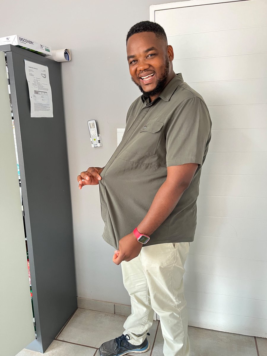 KeMothetsi's tweet photo. 😂😂 A colleague of mine sent me F1, then took the rest of these photos this morning. Ba re I'm fading away. https://t.co/wHDIxbilG4