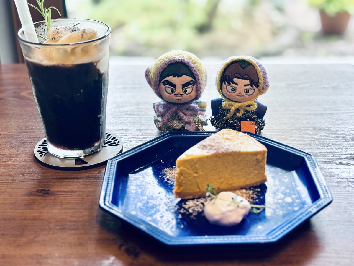 lululu_nuiiiii's tweet photo. かぼちゃとシナモンのチーズケーキと飲むコーヒーゼリーと親子 https://t.co/tyuDcHmfhW