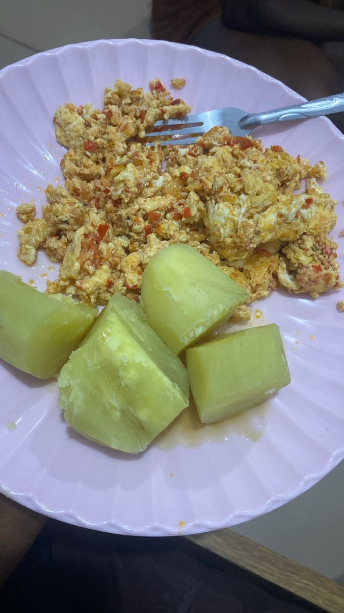 iremomore's tweet photo. They fill you up the fastest. The best for weightloss! 

I only enjoy mine with eggs but you can style it in a million ways

Mashed 
Porridge
Air fried
Roast https://t.co/mjNVBhspVG