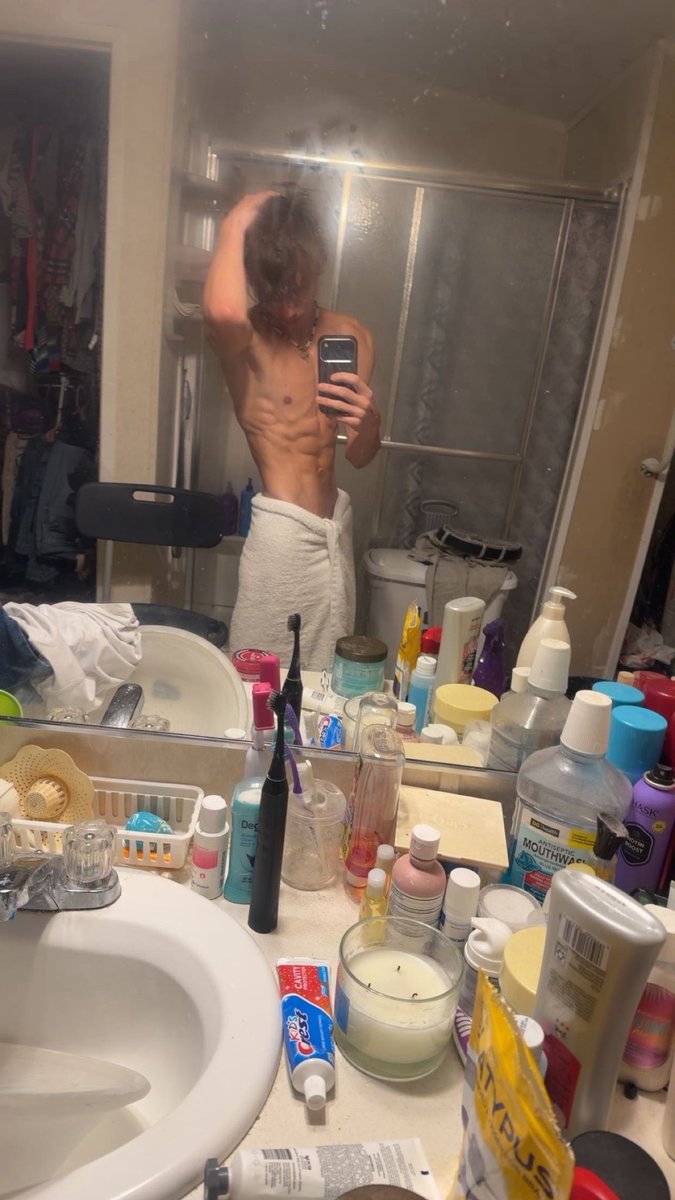 twinkyhunterof's tweet photo. Went in for the shower and ended up making a 7 minute video of me being a bit dirty and making a big mess🍆🍆💦💦🥵🥵

DM me to get the full vid😈😈

#straight #str8 #gym #abs #twink #dominant #bwc #horny #of #onlyfans #bro #feet #slut #fit #nsf https://t.co/f6KNiBtTDg