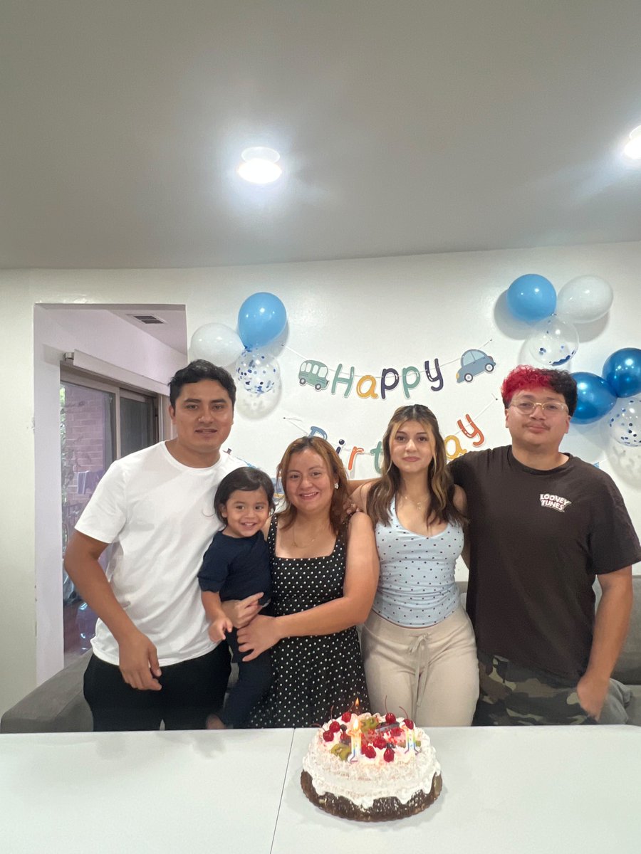 LuisArias261's tweet photo. Lo importante es pasar un rato en Familia https://t.co/BFFHE7hEL4