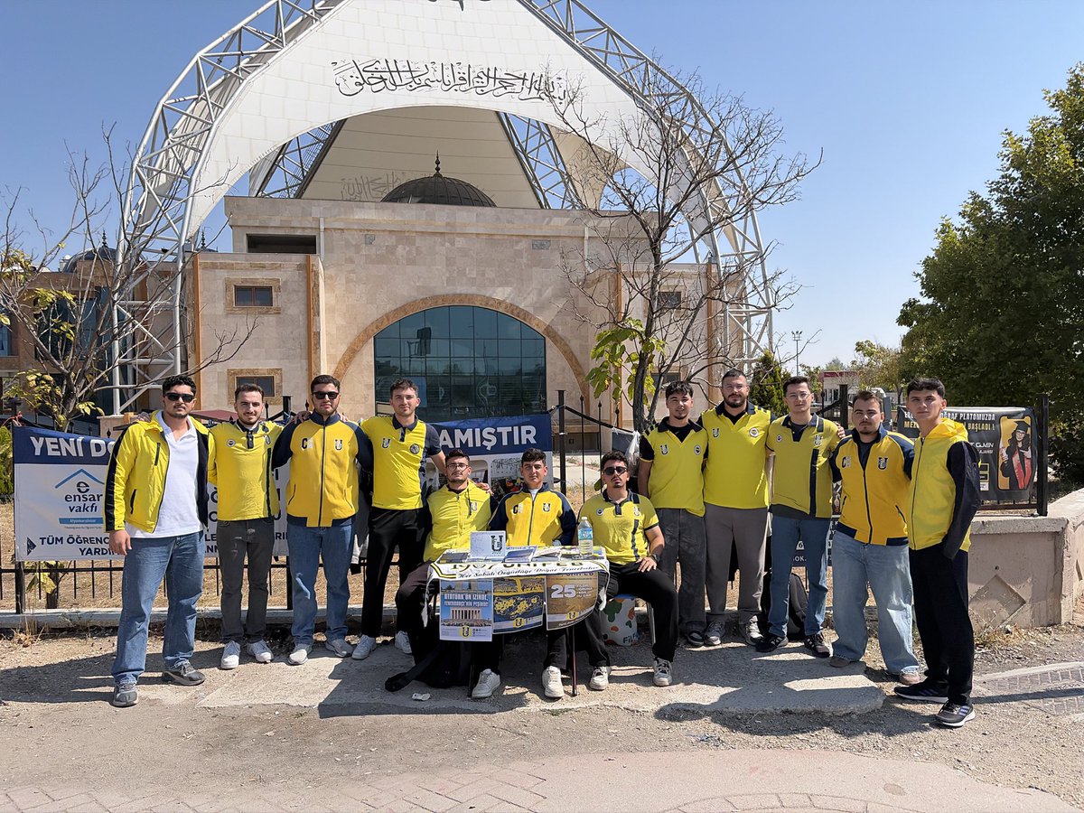 UFBKocatepe's tweet photo. 1907 ÜNİFEB Afyon Kocatepe Üniversitesi örgütlenmesi olarak Güz Dönemi stant çalışmalarımız kampüs girişinde  devam ediyor. Tüm Fenerbahçeli arkadaşlarımızı bekliyoruz. #HaydiSenDeGelKatılBize https://t.co/9KberXSzBr