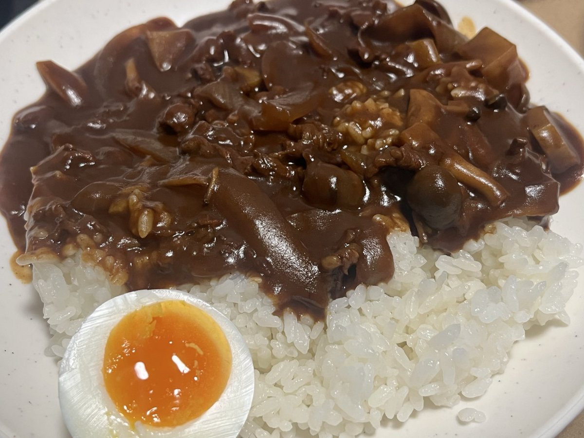Megu_Rhy_thm's tweet photo. おかぁちゃん業　最終夜
息子の好物ハヤシライスを作る

連休明け、また業務過多だろから…と山盛り作ったが半分くらい食べちゃったよw https://t.co/bSa3v0V8L7