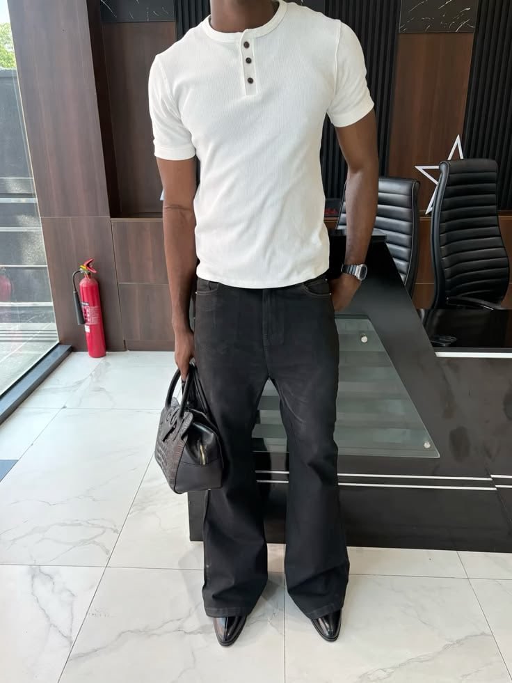 wtfay0's tweet photo. dressing simple really is the best https://t.co/QcP25XWkhI