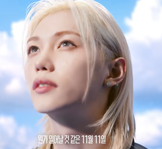 FLXCentral's tweet photo. During the filming of the recent Pepero commercial, Felix reportedly assisted the production team by interpreting between the Korean-speaking director and the foreign models on set.

According to one of the models, all models participating in the shoot were foreigners, and with the manager who usually communicated with them unavailable, the director had to communicate with them directly. Felix stepped in to translate between Korean and English, ensuring that the director and models could communicate clearly throughout the shoot.

The model noted that Felix took the time to make sure everyone understood each other, despite not being required to do so, and praised his consideration and willingness to help.

🔗 https://t.co/aGLus1eBs5

#필릭스 #Felix #フィリックス #李龙馥
