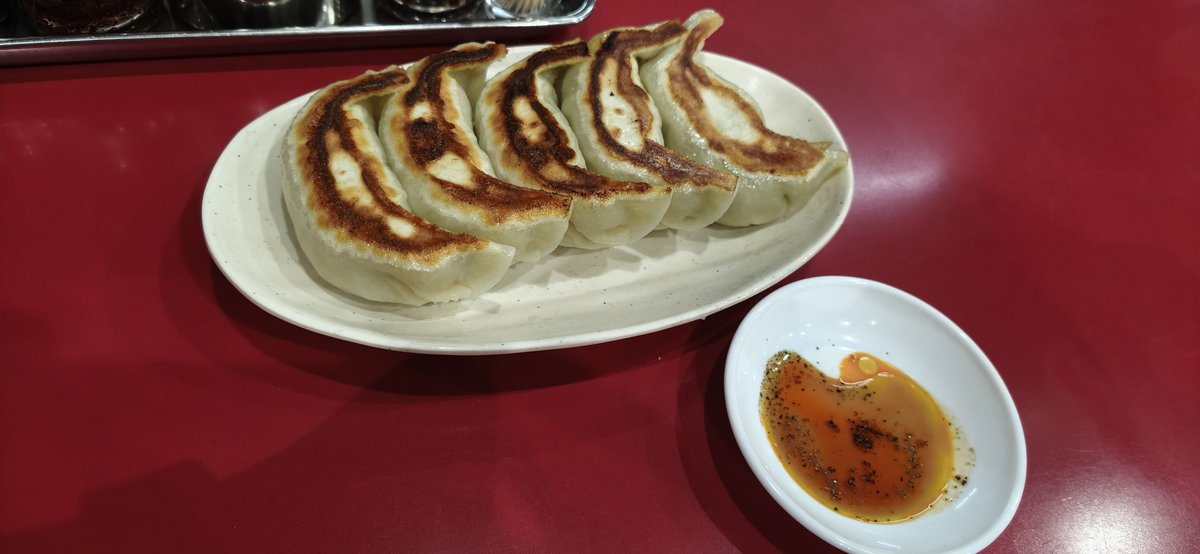 M_osirige's tweet photo. 宇都宮餃子でシルバーウイークの東北ツアーが始まった https://t.co/vYf4XOaokD