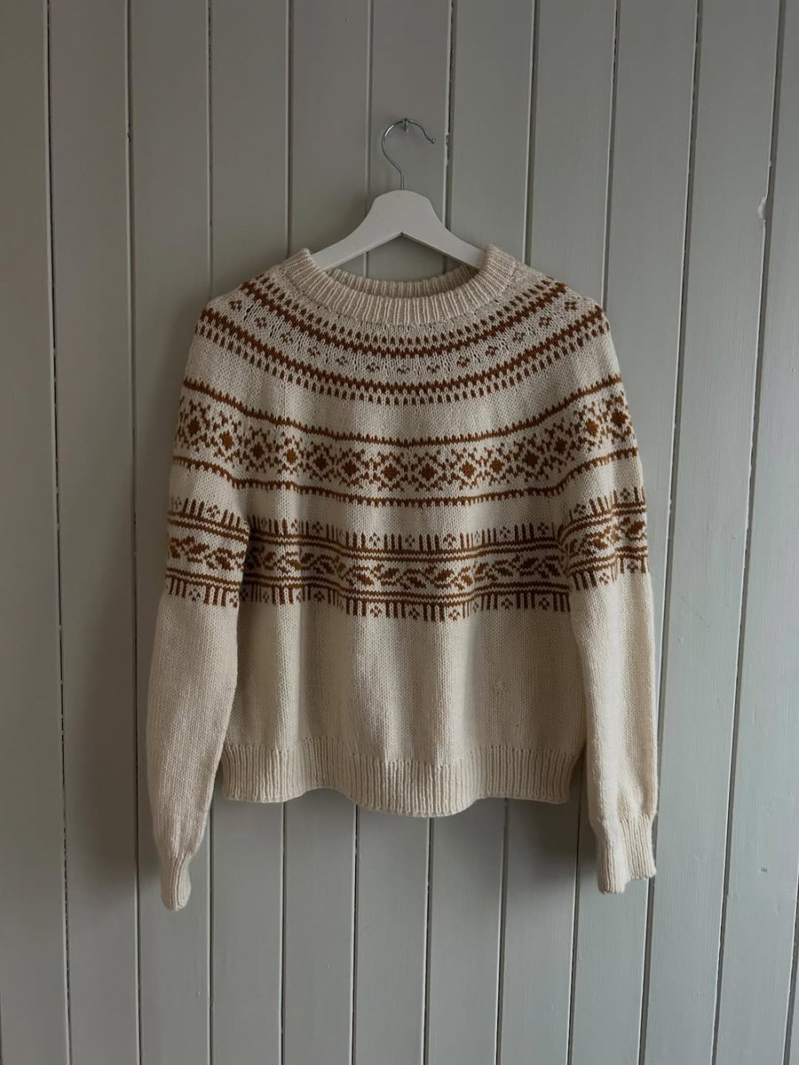 LeiaStantmtt's tweet photo. jeg har strikket ferdig min #porcelainyokesweater og er så fornøyd 🧸 en genser som passer like fint på kontoret som... https://t.co/zNKBWHaDdf