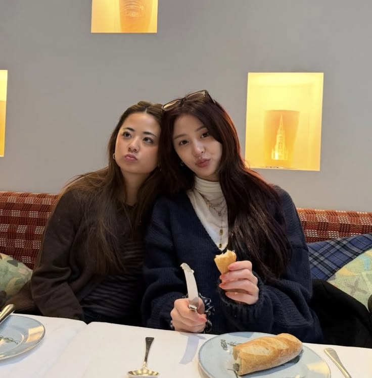 iluvvyun's tweet photo. Yunjin to rachel: 
"I'm sorry i have missed out in important periods of your life. How confusing it must have been. I will make an effort to be more present for you, my little sister. Forever my biggest pride. I love you to pluto and back. See you soon - Your sister forever, Jen" https://t.co/TiKHL1KKAV