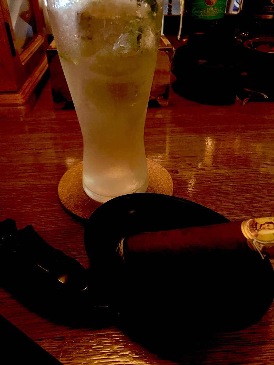minminmink's tweet photo. 吸ってるのはゔぉりゔぁ https://t.co/cX0PImGD23