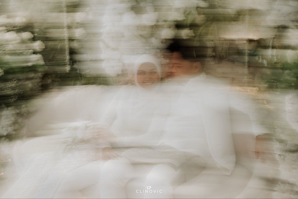 hadyamaku's tweet photo. Happy wedding anniversary seng 
Kado terbaik 2-1 sep ❤️🌹😂 https://t.co/OOc2TGUgqj