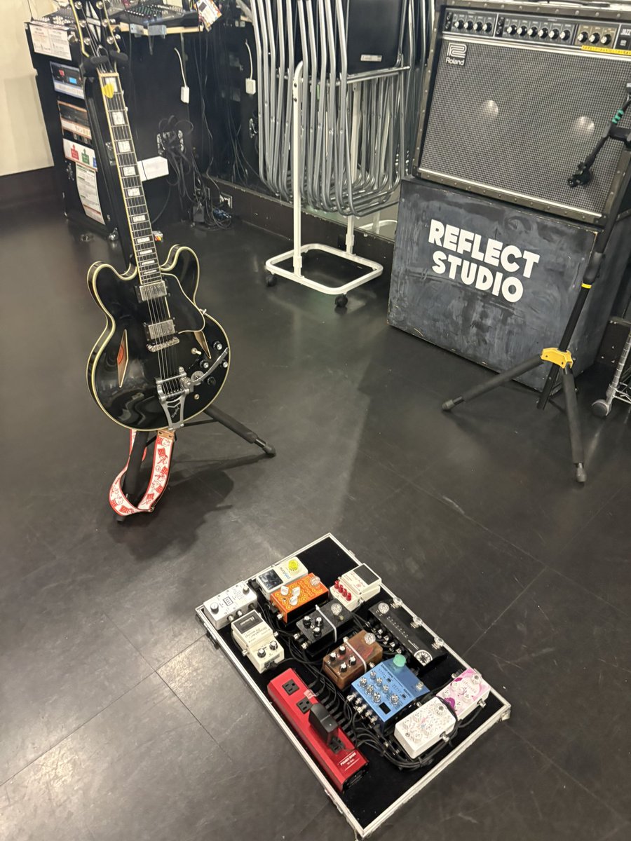 kinoko_0105's tweet photo. スタ練して今池祭りでバンド巡り🎸
若者バンドも良かったけど、イケオジたちのロッケンロールがカッコ良すぎた https://t.co/ZrDMRyTs0s