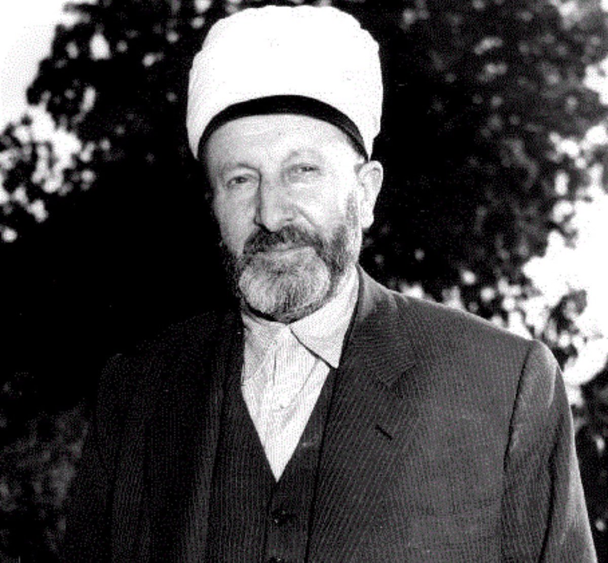 Black_Mamba1730's tweet photo. “CHP’ye bırakın oy vermeyi muhabbet beslemek bile İmanı götürmeye kafidir.
Çünkü bu fırka İslamla mücadele için kurulmuştur”

Süleyman Hilmi Tunahan k.s https://t.co/tsoY6FcxNj
