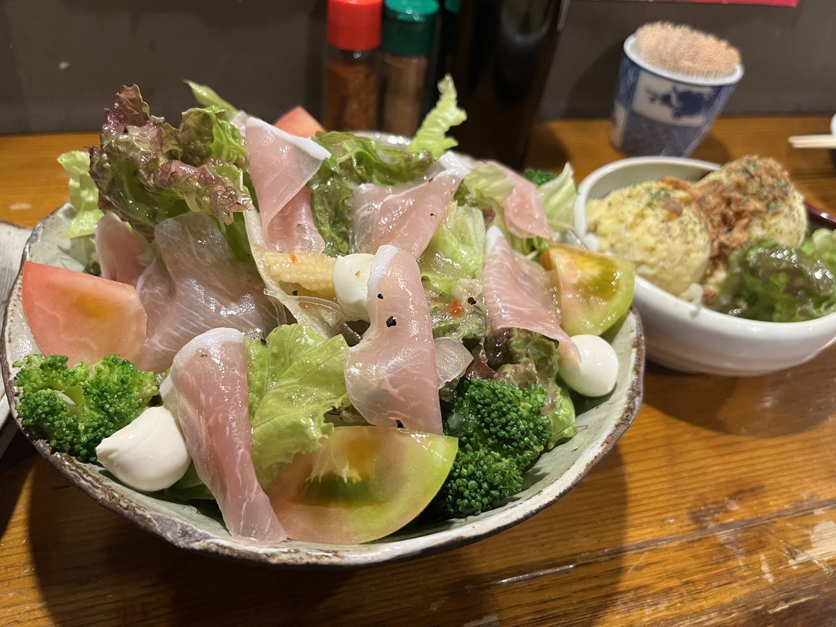 HUNGRY012's tweet photo. 昨夜のゆるこみからの打ち上げは煌ちゃんと❣️蜜さんおすすめ🍯白桃を贅沢に二個使った🍑白桃スムージーを一緒に飲んで、二人で銭湯に入って♨️🧖居酒屋🏮デートで干し���を堪能しました‼️🍖❤️居酒屋メニューの盛りが良すぎて煌ちゃんと目が点になった🤣🥩👀⁉️美味しかったし久しぶりで楽しかった☺️🫶😆💕 https://t.co/bXZ6pRVmc0