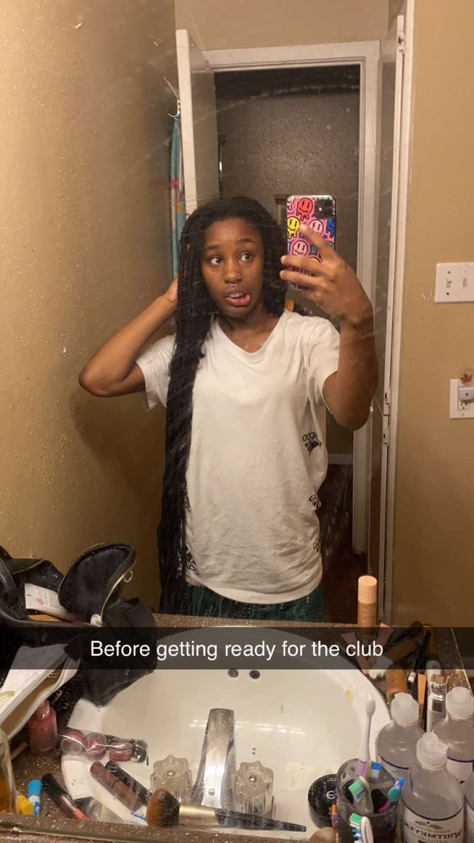 Verybaddbitch's tweet photo. Be prepared for drunk twerking videos🙃 https://t.co/PLkBAgFh4r