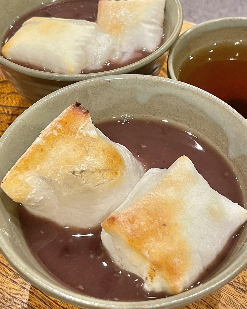 gourmet_nagoya's tweet photo. 名駅と栄でも味わえる『赤福茶屋』の赤福氷が10月12日(月・祝)をもって販売終了

10月17日(土)からは赤福ぜんざいが登場します https://t.co/fOO1TSNXmO