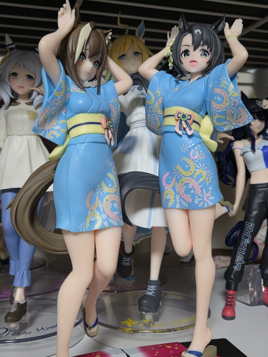 nurararn's tweet photo. シュヴァちとクラちゃんのトレセン音頭のフィギュアをゲーセンで見かけたからとりあえず獲ったんだけど、外箱の写真よりも実物のほうがクオリティ高くて嬉しい誤算😊🙌
台座的にあと2人出そうだから次も期待 https://t.co/1Oy0agDZGe