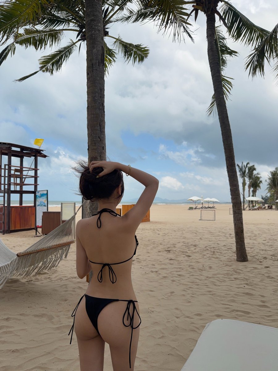 Uegeb3's tweet photo. Tua ngược thời gian cho em lại không khí mùa hè được không!!

Nhớ mùi biển cả nữa rồi,bộ ảnh nén 2 tháng giờ mới dám up😙😙😍 https://t.co/sKnTM8489I