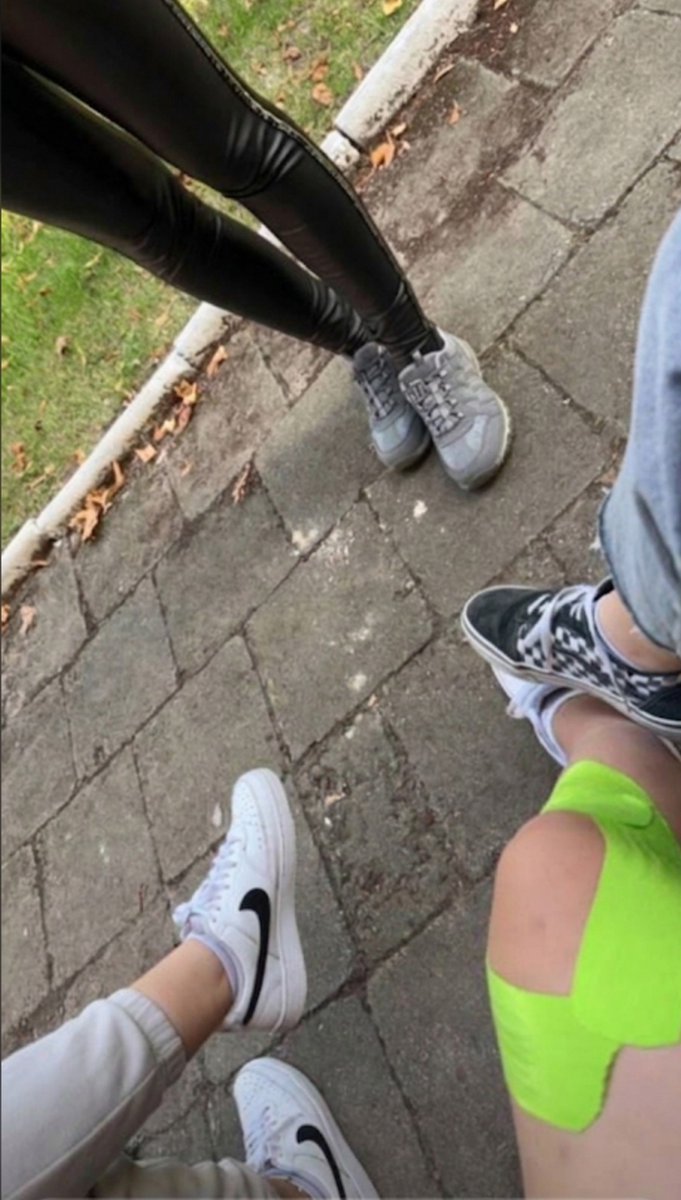 majusiaa19's tweet photo. Na kolana śmieciu 😂😂 https://t.co/JQiFS2f45r