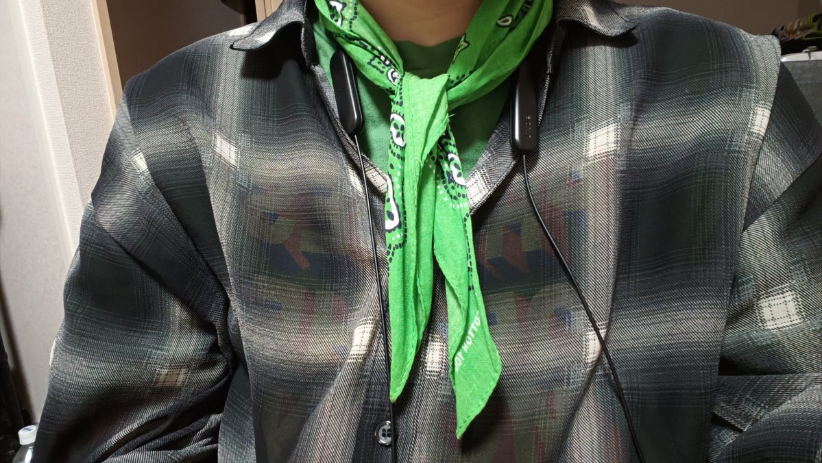 Yuto_kitune3's tweet photo. 鶴崎さんのバンダナ全然意味わかんないから自分も付けてみました  #Qさま https://t.co/kNPNwRcbtg