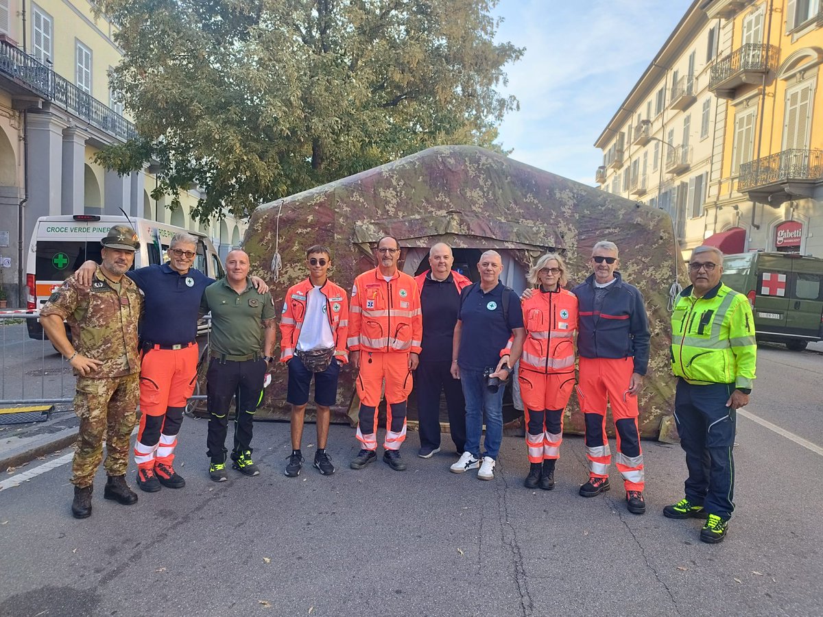 AnpasPiemonte's tweet photo. #Anpas #CroceVerdePinerolo in campo per il 28° Raduno del Primo Raggruppamento #ANA. Tre giorni di #assistenzasanitaria per il grande evento che ha portato in città oltre 15.000 penne nere. 
https://t.co/48u7RWjfZ6 https://t.co/dreph3S8Ha