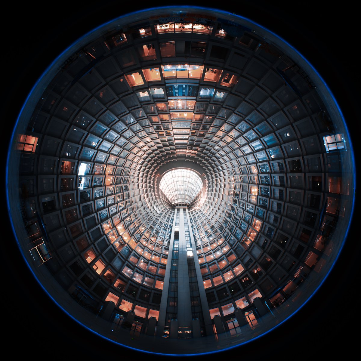 AstrHori's tweet photo. Ordinary buildings. A completely different view. 🏙️👀
The AstrHori 6mm F2.8 Circular Fisheye adds a little more fun to everyday architecture. 📸

#astrhori https://t.co/IrmyAR1KtO