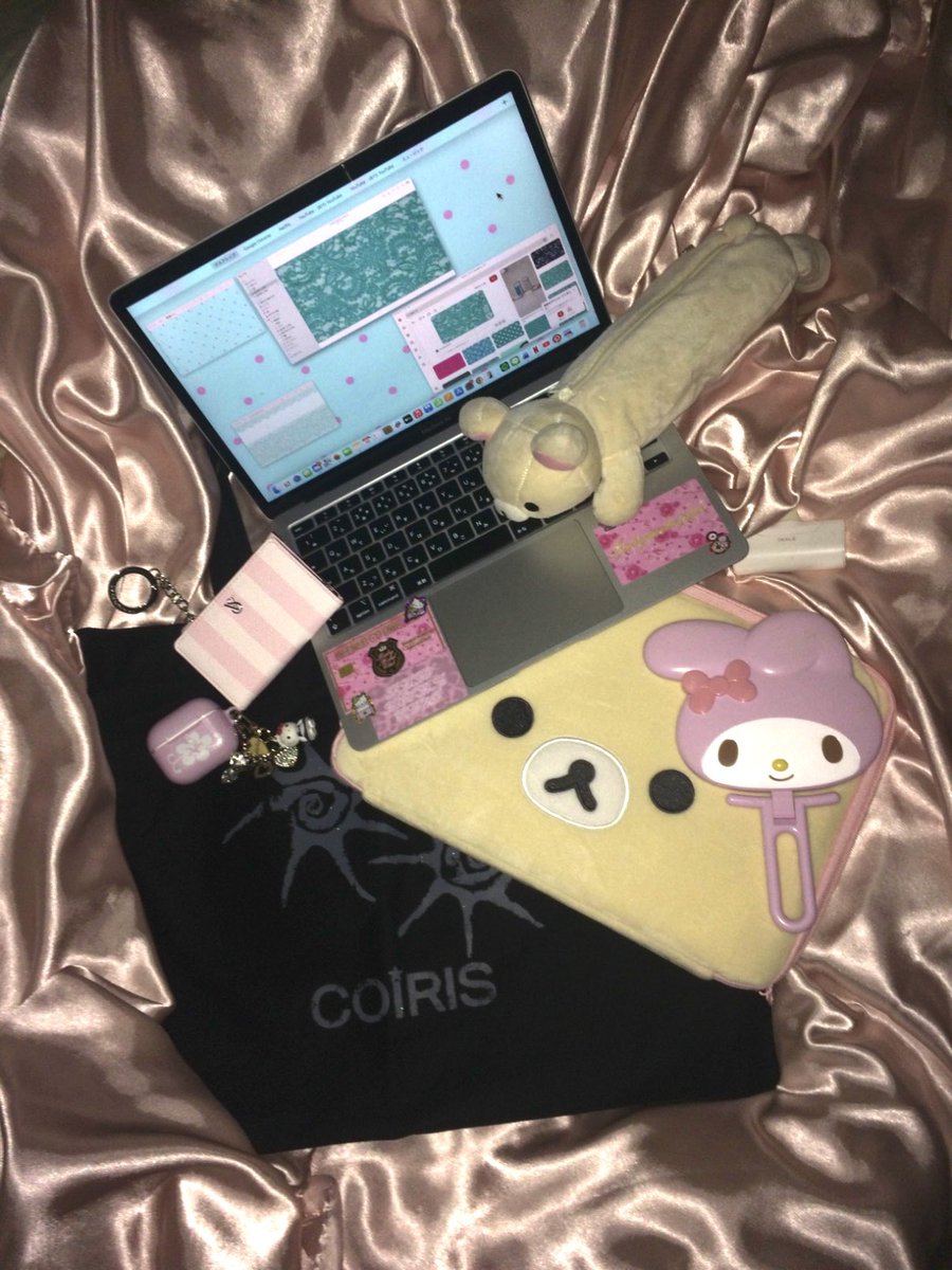 amwbspx's tweet photo. ootd✩ https://t.co/0rTxoJtolz