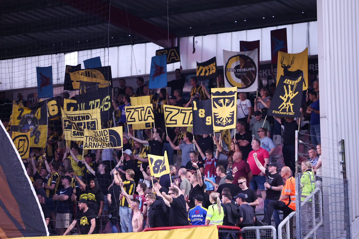 SVVitesse's tweet photo. Prijswijziging buskaarten uitwedstrijden https://t.co/EGfQBysIz8 https://t.co/3370ol7Y0M
