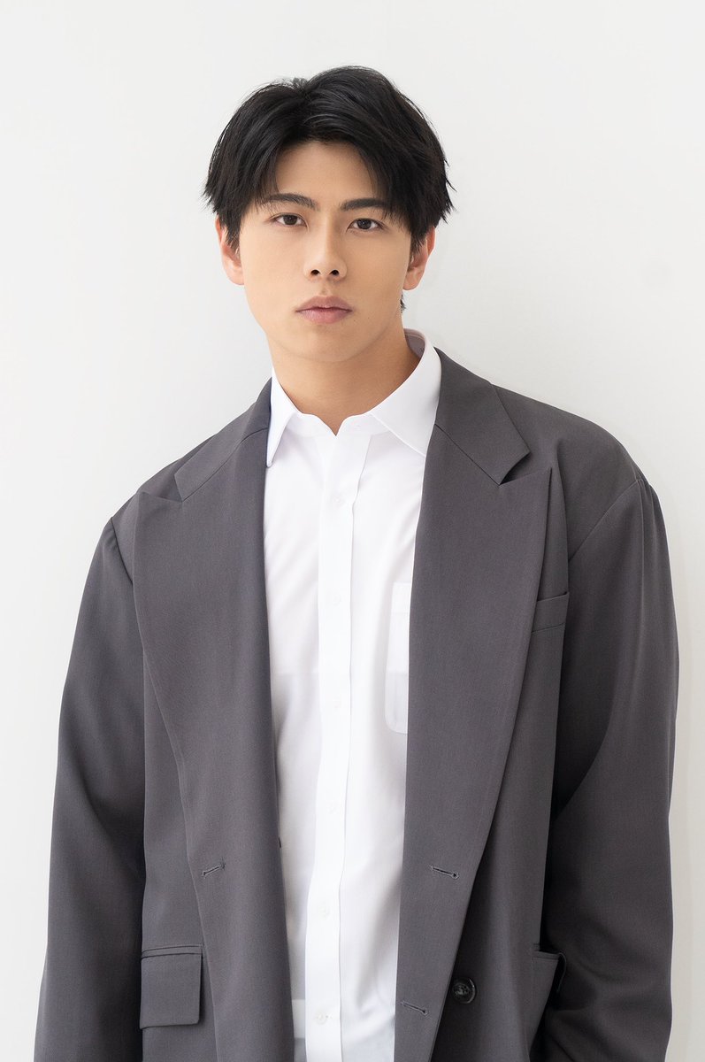 machop_gym5's tweet photo. 桜庭大翔、俳優の身体じゃない( ^ω^ )

187cm・100kg超

俳優やりながらプロレスもやって 自分でジムまで作ってる

このサイズ感で俳優やってるの強すぎる

#桜庭大翔 #筋トレ https://t.co/PXJbwrPFgT
