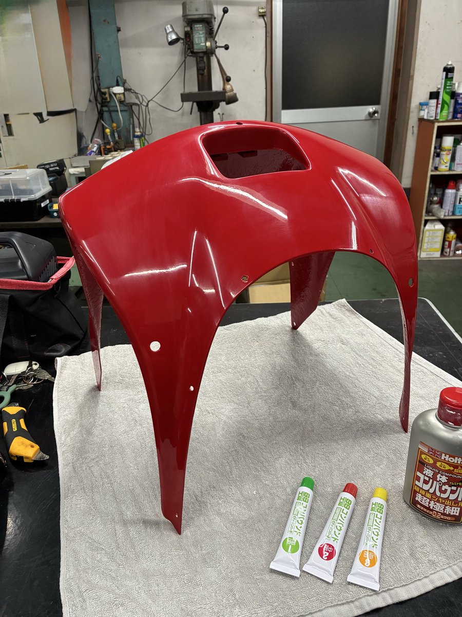 hakuro_400r's tweet photo. #NSR
#NSR50
#NSR80
＃レストア
本日は，FRPカウル２時間磨いて
作成したステッカー貼りました。
手磨きで腕がパンパンに！😀 https://t.co/ApEnUlKGWx