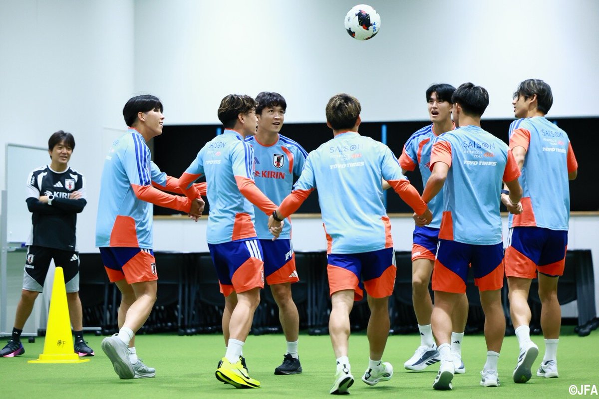gekisaka's tweet photo. 第3次森保J合宿初日に16人が合流! 初招集MF松木玖生ら、台風の影響で室内調整

https://t.co/mdRY6y3n6d

#サッカー日本代表 #daihyo #アジアカップ #AsianCup #ゲキサカ https://t.co/Z1lu4V3bSZ